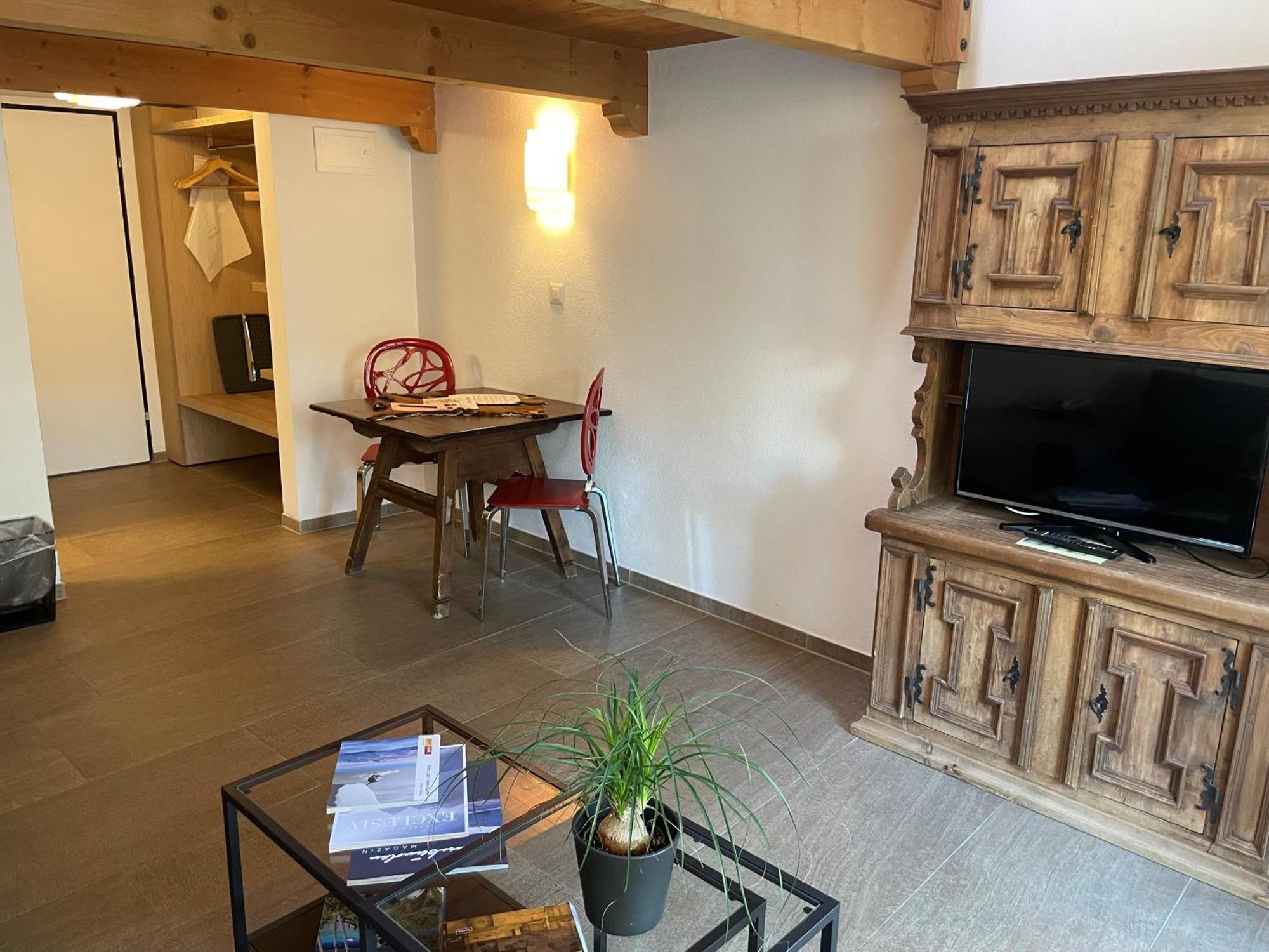 阿尔卑斯山酒店 弗利姆斯 外观 照片